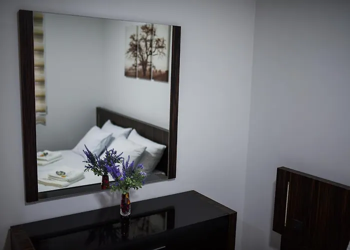 Pinevile 13 * 즐라티보